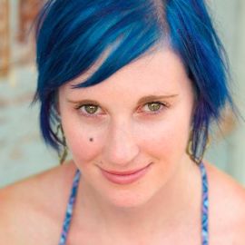Amy Ewing Headshot