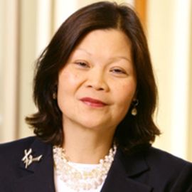Carolyn Woo Headshot