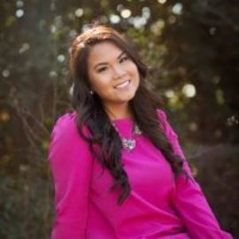 Sharon Bui Headshot