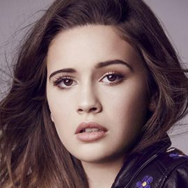 Bea Miller Headshot