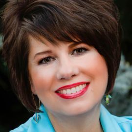 Cathy Costello Headshot