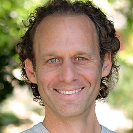 Jonathan Raymond Headshot