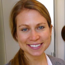 Elyse Kopecky Headshot