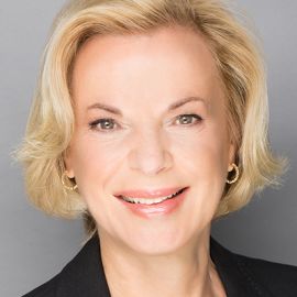 Elizabeth Nabel Headshot