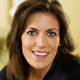 Wendy Clark Headshot