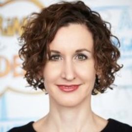 Nora Herting Headshot