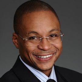 Gus Johnson Headshot