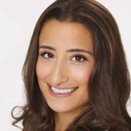 Hayley Barna Headshot
