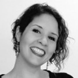 Gabriela Arenas Headshot