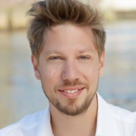 Florian Hoffmann Headshot