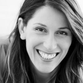 Julia Moffett Headshot