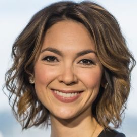 Emily Chang Headshot