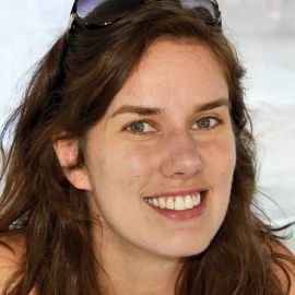 Leslie Jamison Headshot