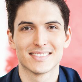 Noa Santos Headshot