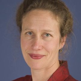 Jennifer Ackerman Headshot