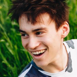 Jacob Collier Headshot