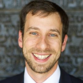 Eli Schwartz Headshot