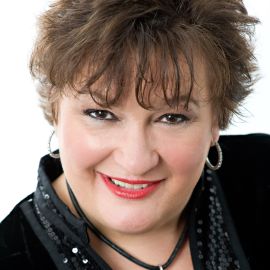 Pegine Echevarria Headshot