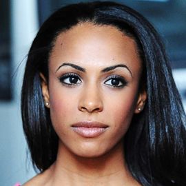 Nicolette Robinson Headshot