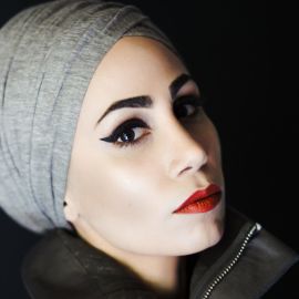 Tahereh Mafi Headshot
