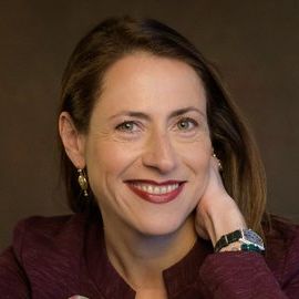 Elena Botelho Headshot