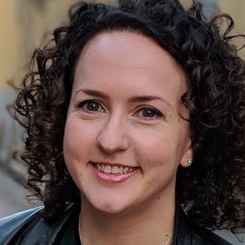 Julie Blitzer Headshot