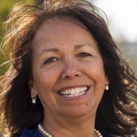 Victoria Vasques Headshot