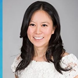 Adelyn Zhou Headshot