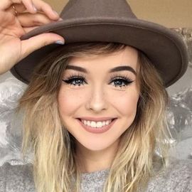 Acacia Brinley Clark Headshot