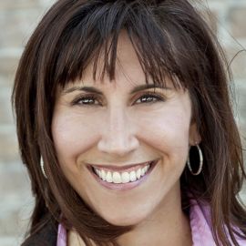 Maura Thomas Headshot