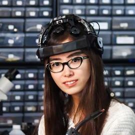 Kelly Peng Headshot