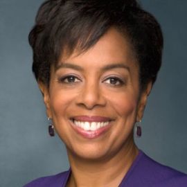 Sharon Epperson Headshot