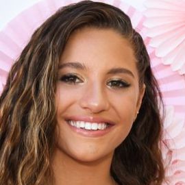 Mackenzie Ziegler Headshot