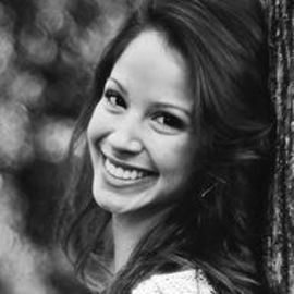 Sara Valencia Botto Headshot