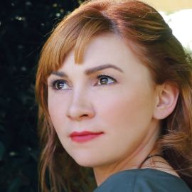Kim Walker Smith Headshot