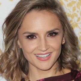 Rachael Leigh Cook Headshot