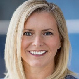 Kelly Grier Headshot