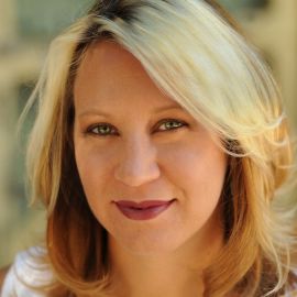 Rachel Louise Snyder Headshot
