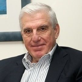 Yannos Papantoniou Headshot