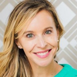 Jenn Falik Headshot