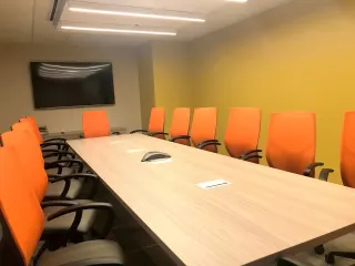 Stylish Herndon Meeting Room