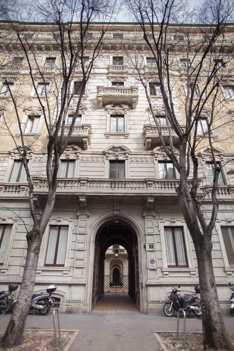 Via V. Monti, 8