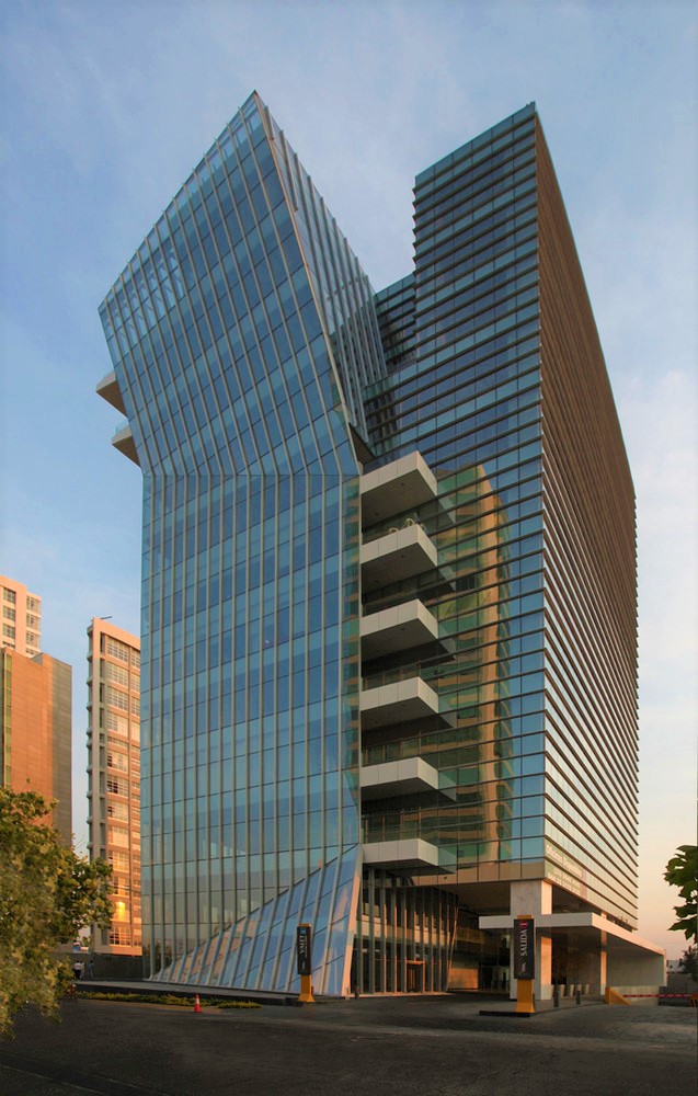 Av. Empresarios #135,