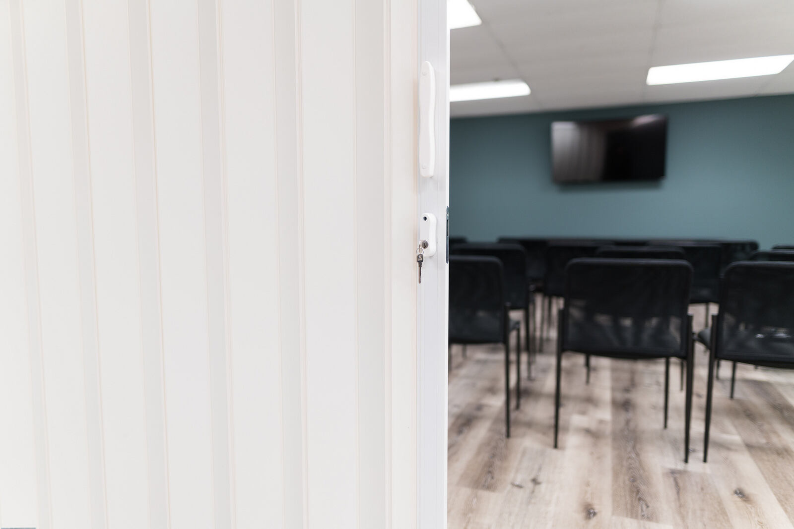 Seminar L.A. Room (1/2 room)