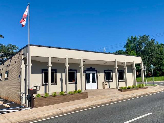 Pace Blvd. Office Space