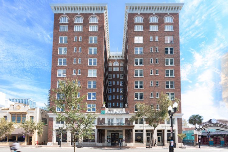 Expansive - Orlando Angebilt Building