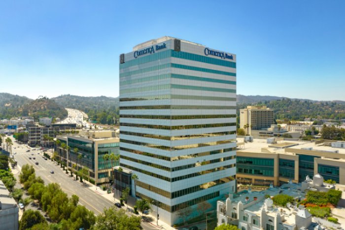 P44 - Sherman Oaks Galleria