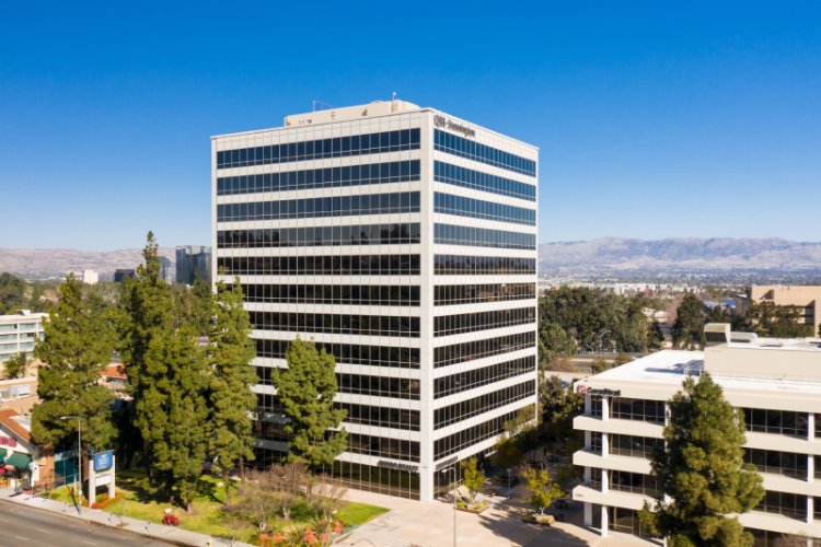 P99 - AXIS at Woodland Hills