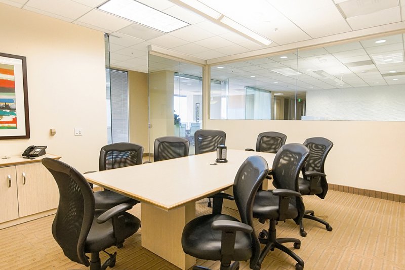 8 Person Meeting Room