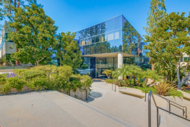 P98 - Corporate Point